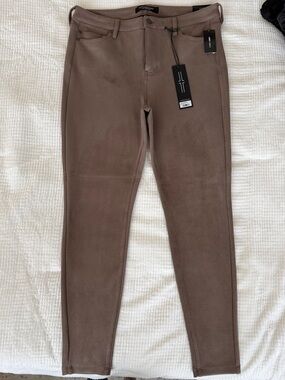 Liverpool Abby Ankle taupe faux suede Skinny Pants size 12/31 NWT